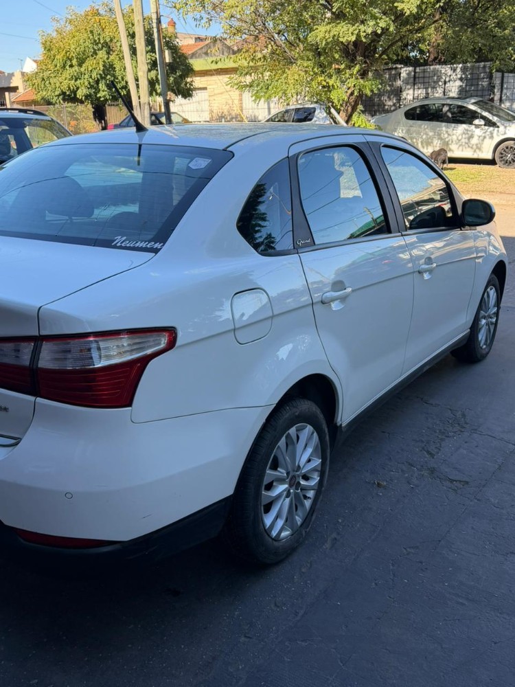 Fiat Grand siena ATTRACTIVE 1.4 8V — foto 6